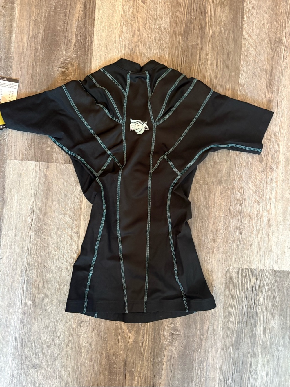 Black Short-Sleeve Athletic Top with Teal Contrast Seams